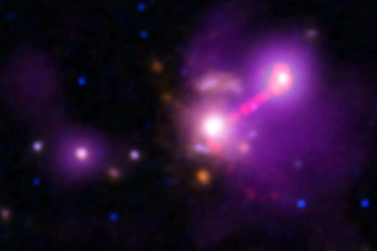 Nuove foto di 3C 297, la galassia solitaria